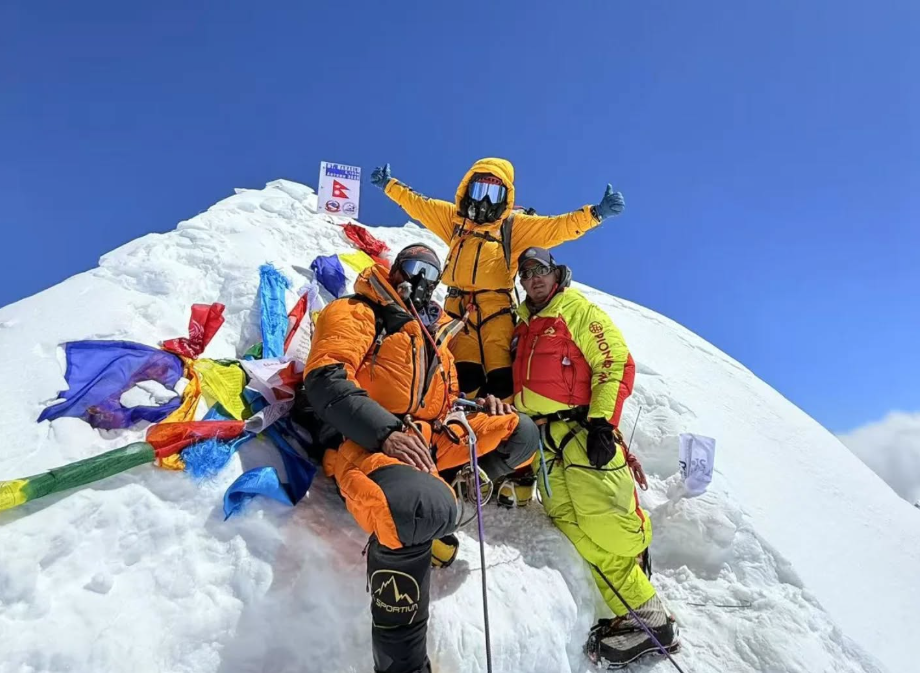 A Record-Breaking Ascent Amidst Late-Season Risks